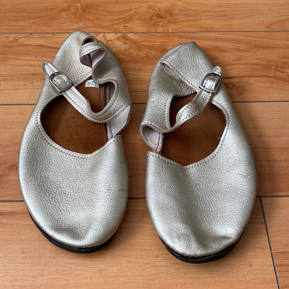 Silver metallic maryjane style slide on shoes, size 11.